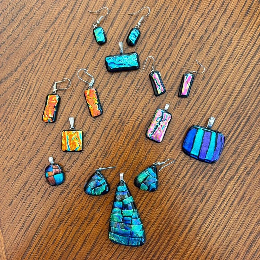Pendants with matching earrings - Picture 1 of 6